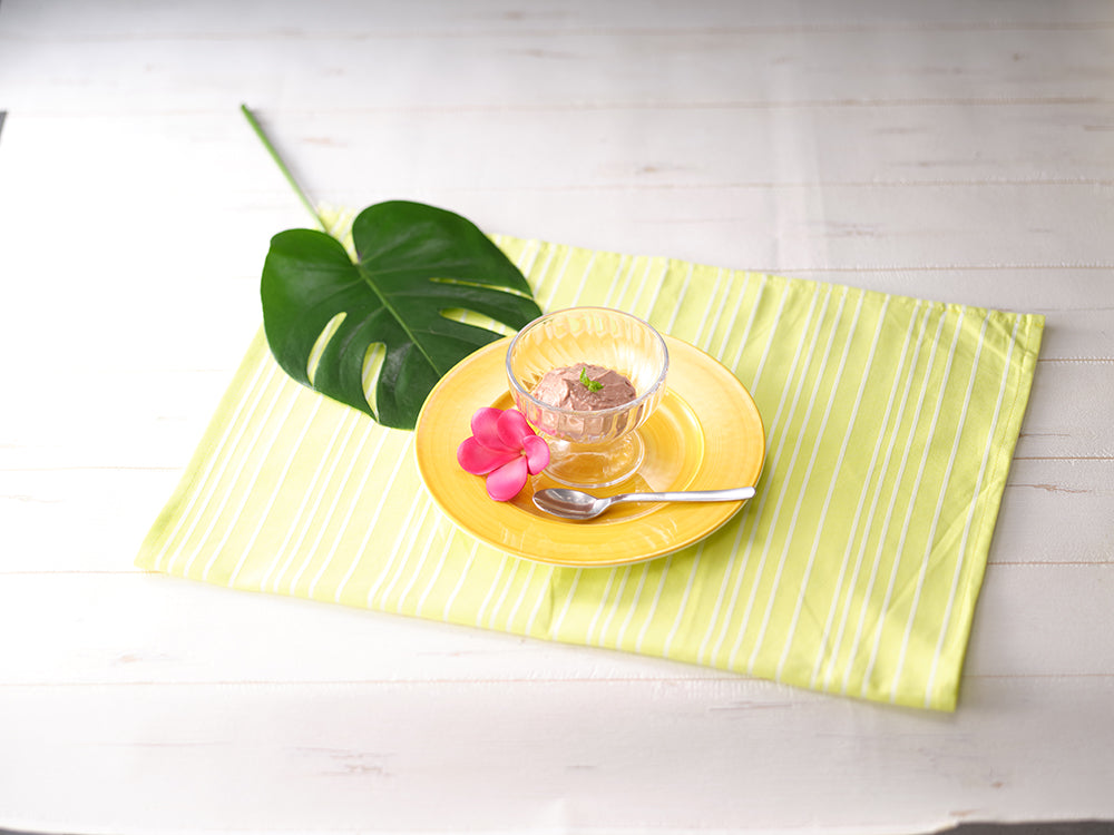 ティキキャット ベルベット チキン&サーモン ふんわりムース 80g Tiki Cat 猫 ネコ キャットフード ウェット パウチ 人気 グレインフリー 穀物不使用 総合栄養食