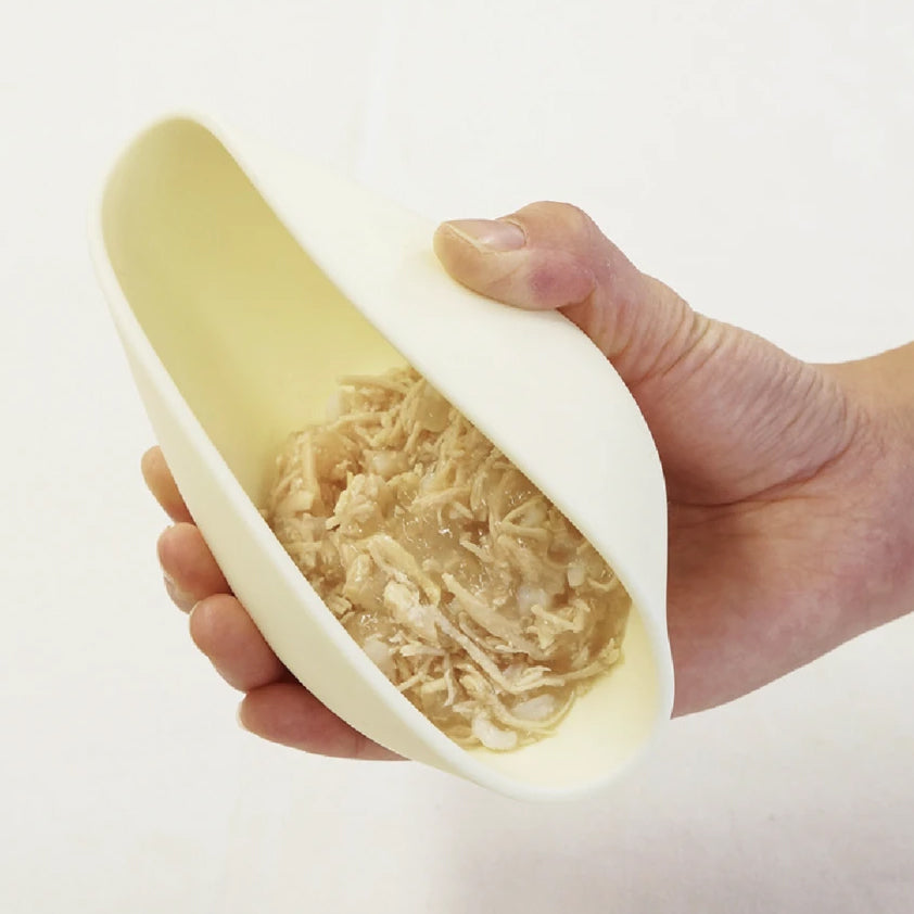 ハリオ チビプレ シリコーンボウル オフホワイト HARIO 犬 猫 食器 餌入れ フードボウル 犬用 猫用 えさ入れ 食べやすい 介護 シリコン 電子レンジ可 日本製