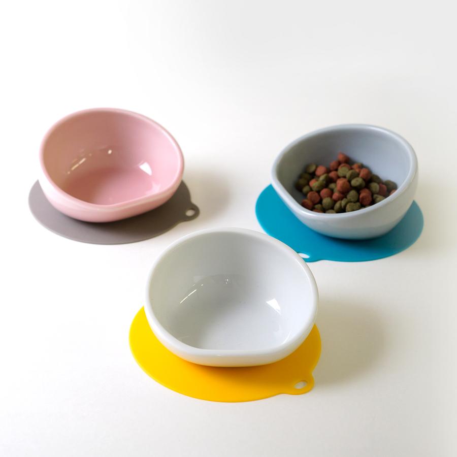 ハリオ チビプレ ホワイト HARIO 犬 食器 餌入れ フードボウル 陶器 犬用 えさ入れ 食べやすい こぼれにくい 斜め 小型犬 電子レンジ可 おしゃれ 日本製