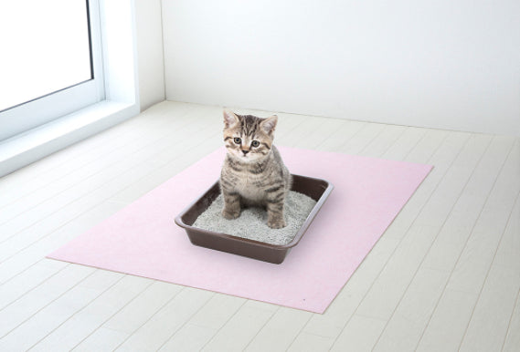 サンコー おくだけ吸着 トイレ下敷きマット ネコ用 60×90cm 猫用 マット 吸着 撥水 床暖房対応 薄型 ネコ トイレマット ずれない フリーカット 日本製